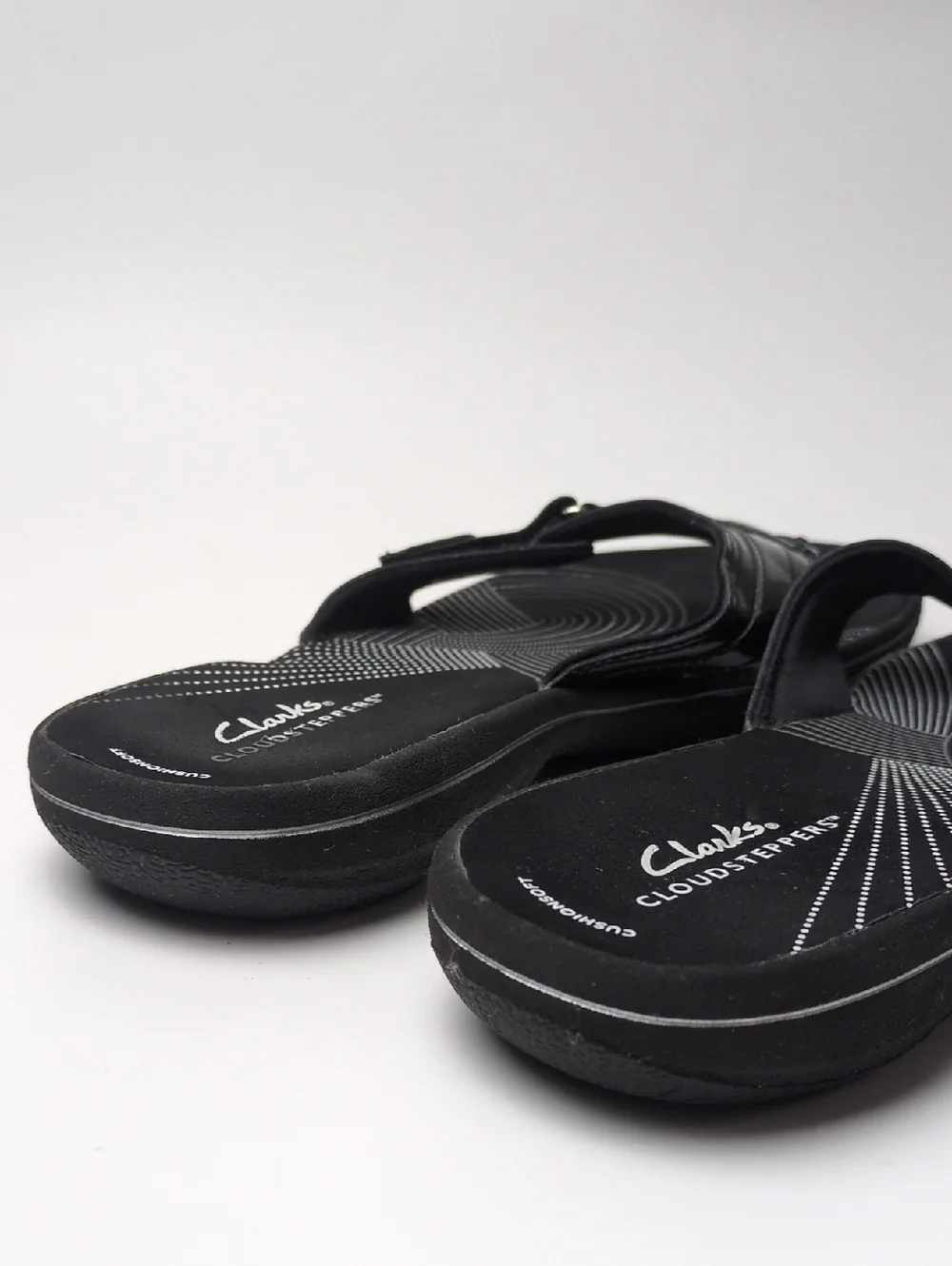 Clarks Cloudsteppers Black Patent  CushionSoft Flip Flop Sandals Women's 10